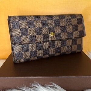 💯 Authentic Louis Vuitton DE Trifold Wallet 🍀